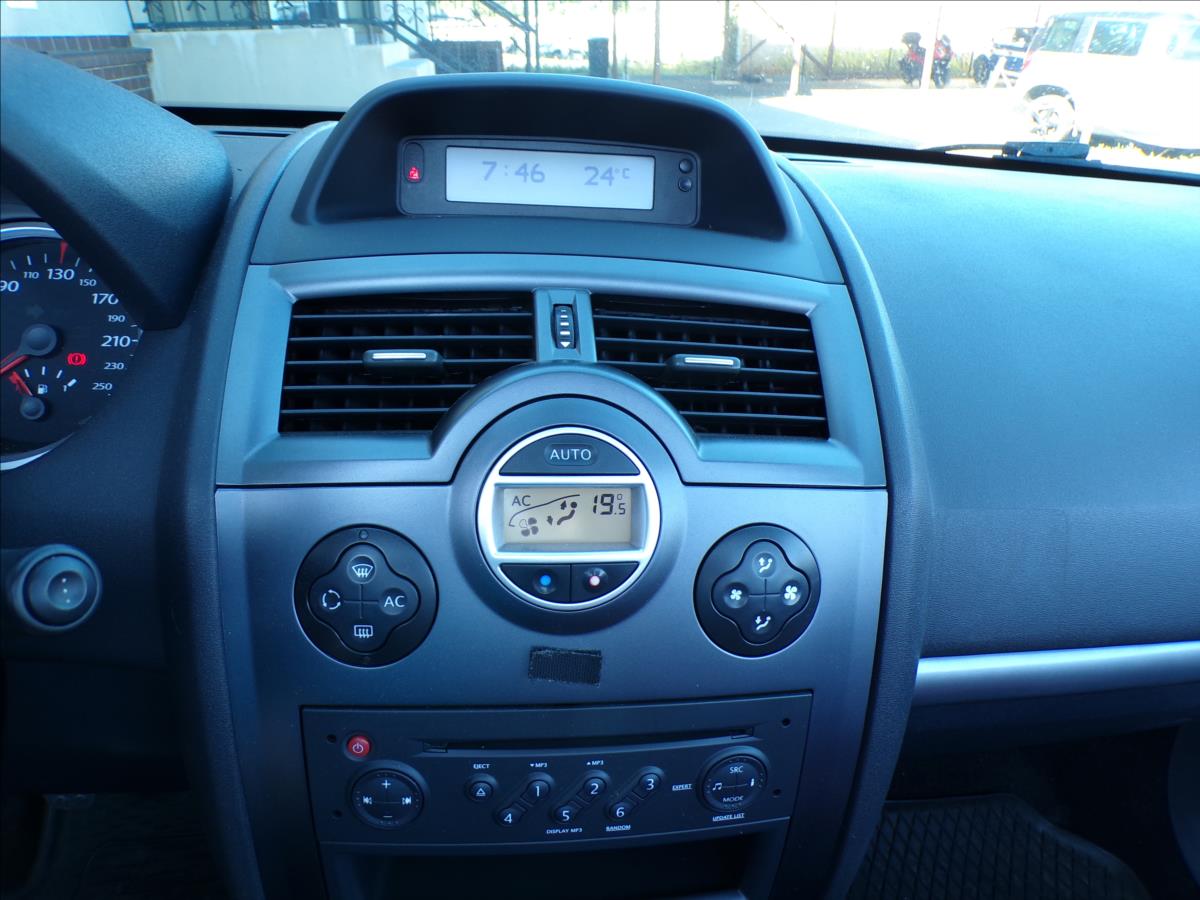 renault-megane-2-0-16v-cc - 7