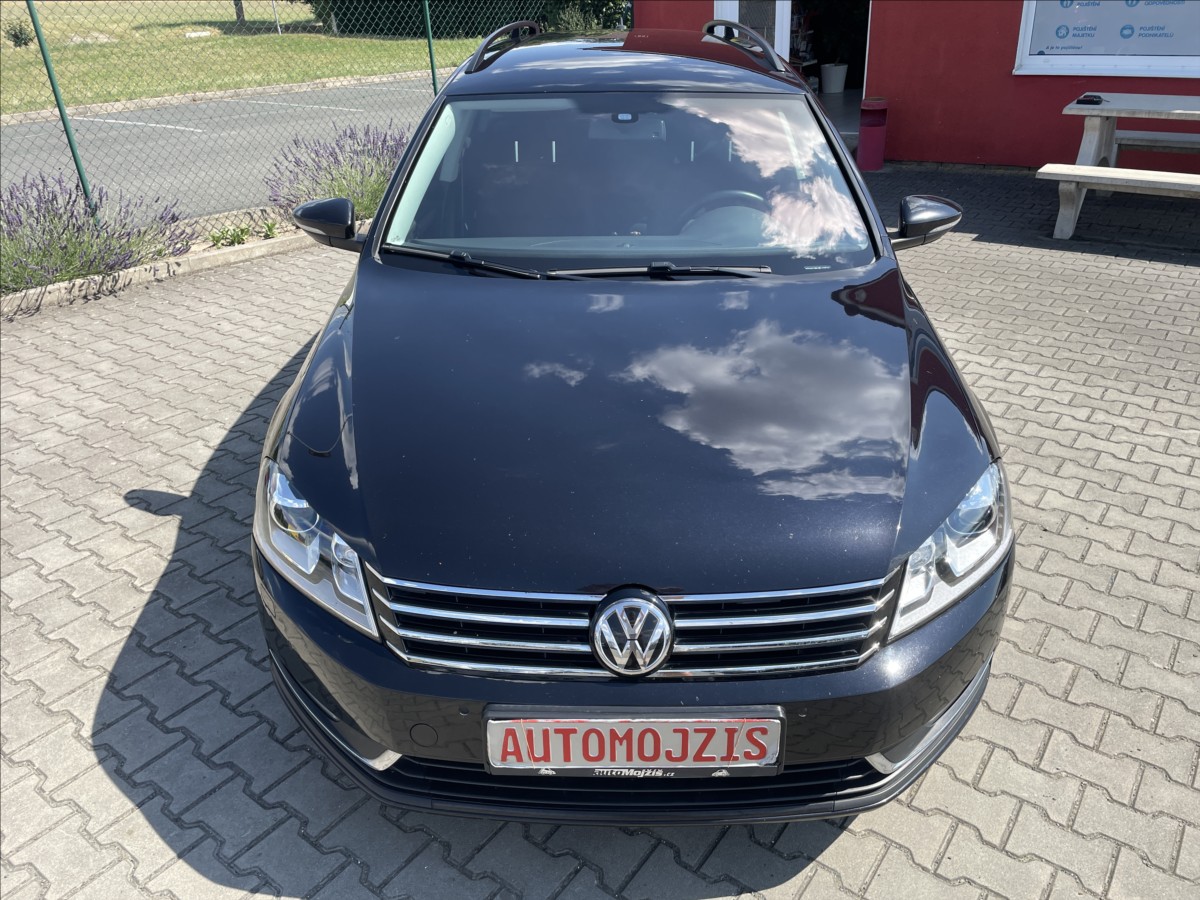 volkswagen-passat-2-0-tdi-103-kw-cr-digiklima-xenony - 2