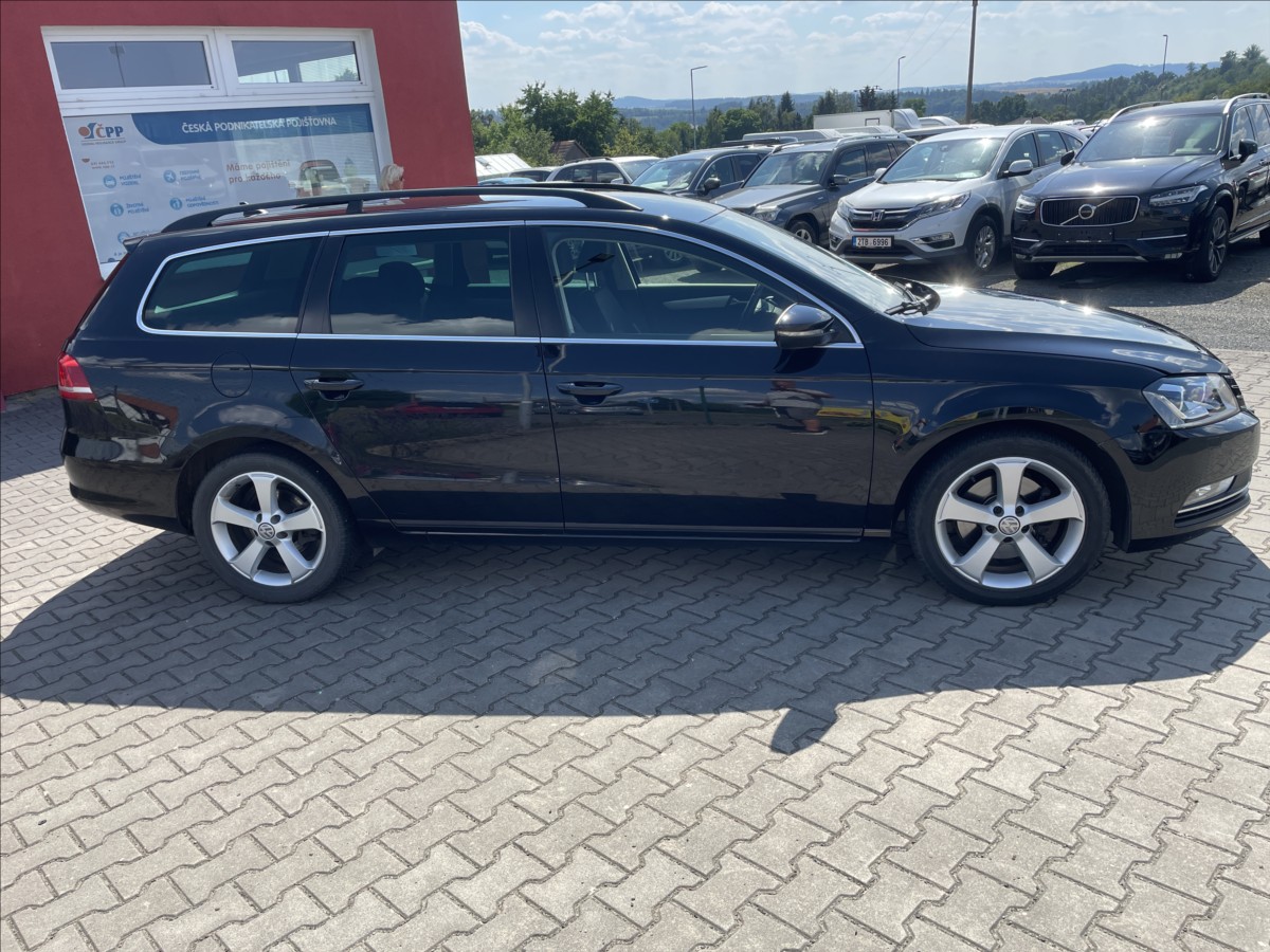 volkswagen-passat-2-0-tdi-103-kw-cr-digiklima-xenony - 8