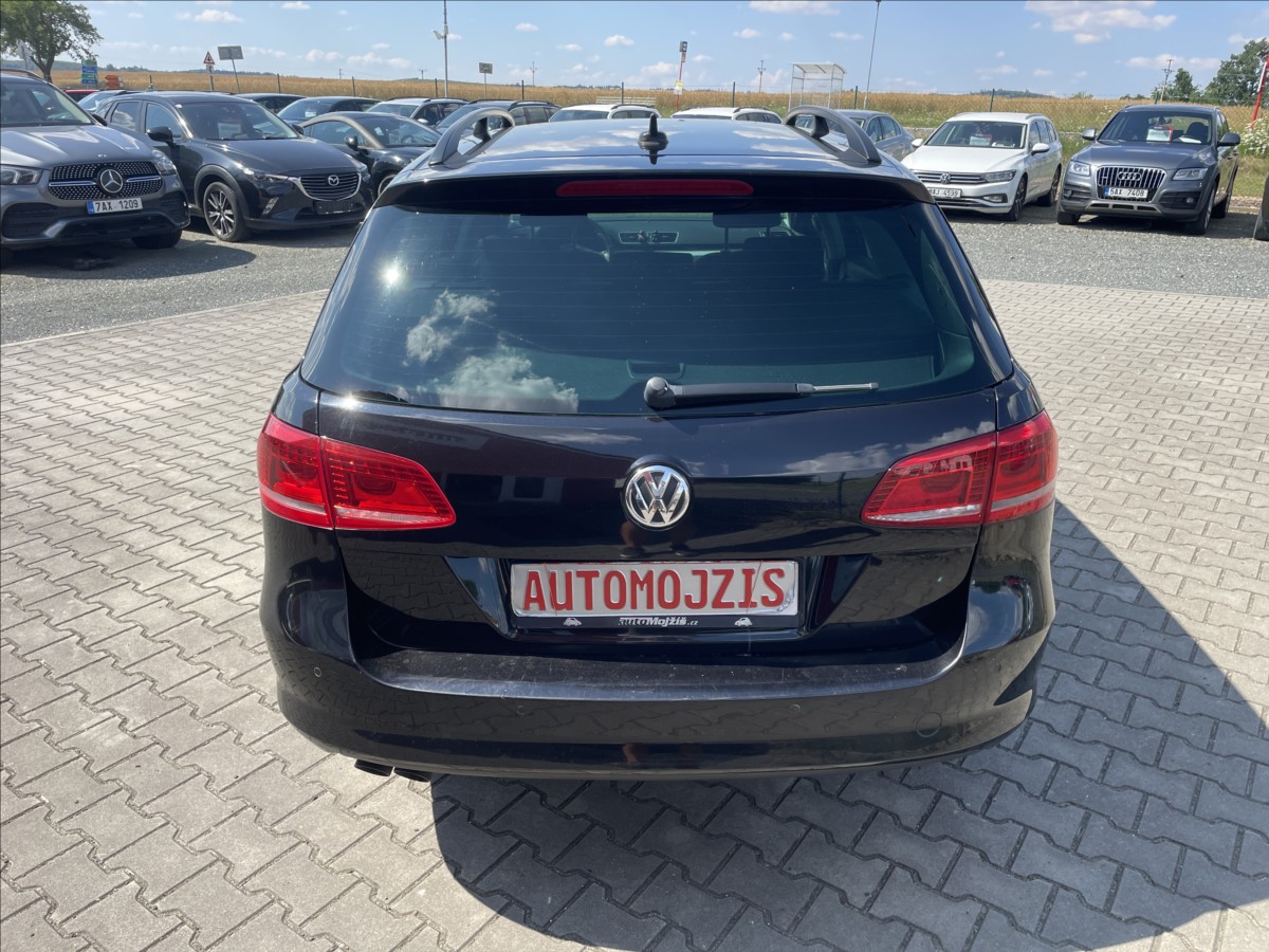 volkswagen-passat-2-0-tdi-103-kw-cr-digiklima-xenony - 9