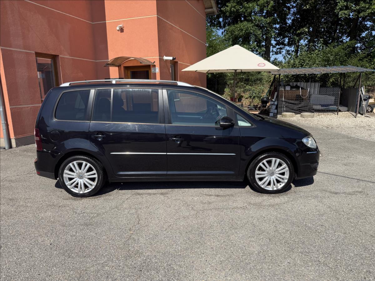 volkswagen-touran-1-4-tsi-higline - 3
