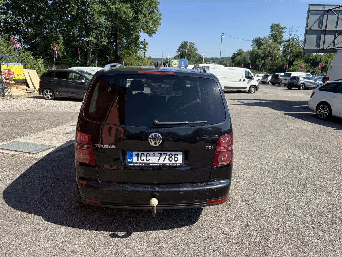 volkswagen-touran-1-4-tsi-higline - 5