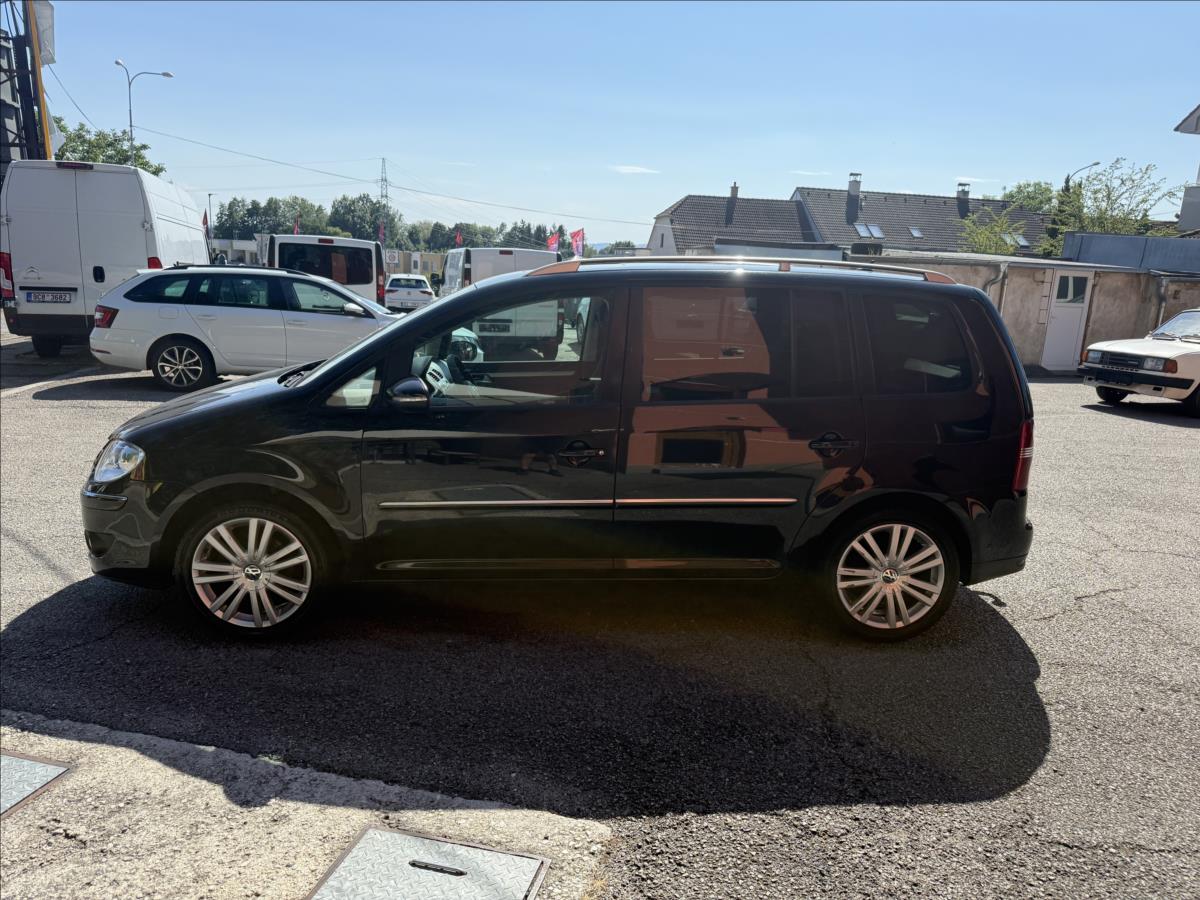volkswagen-touran-1-4-tsi-higline - 7