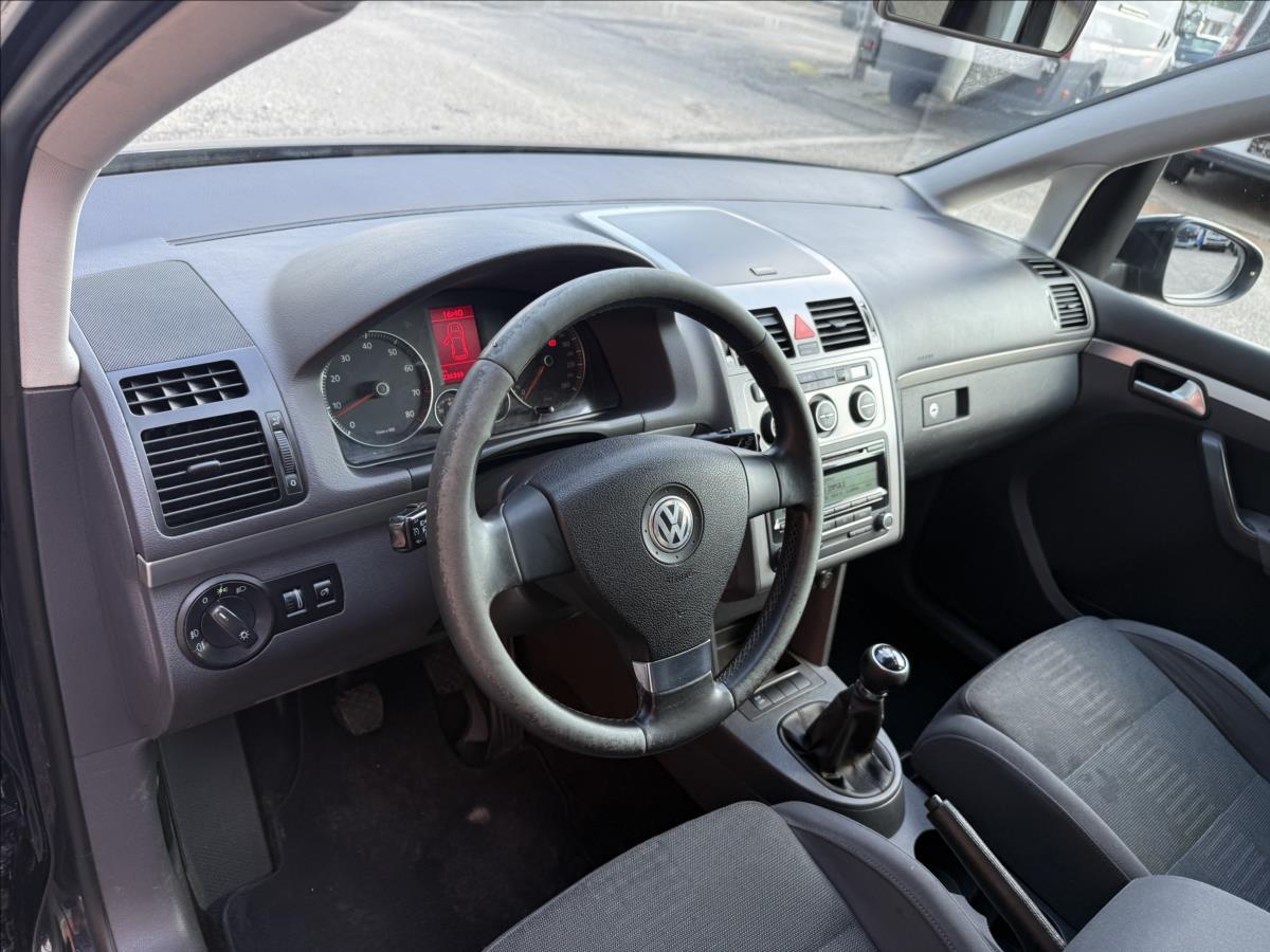 volkswagen-touran-1-4-tsi-higline - 8