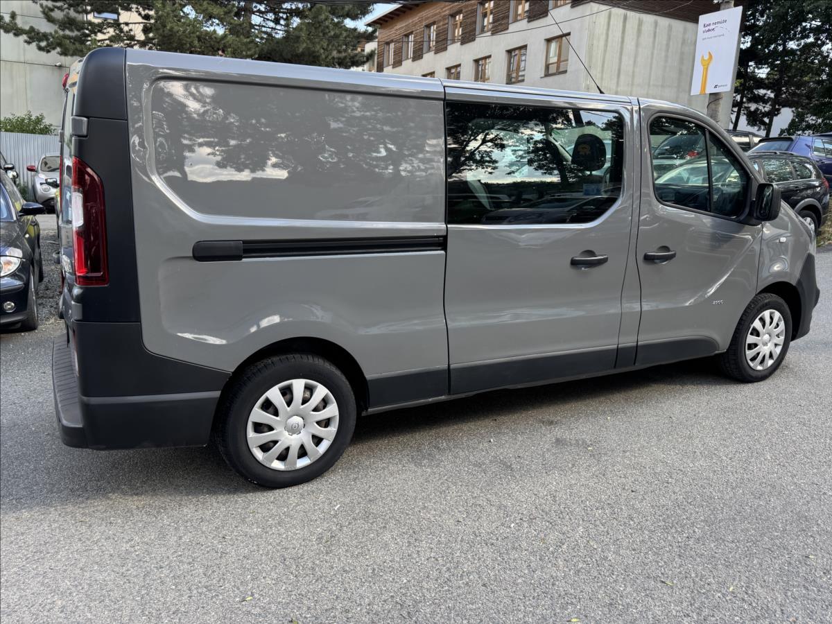 opel-vivaro-1-6-klimatizace-6-mist-long - 5