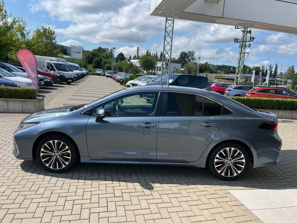 toyota-corolla-1-8-hybrid-e-cvt-style-sd - 2