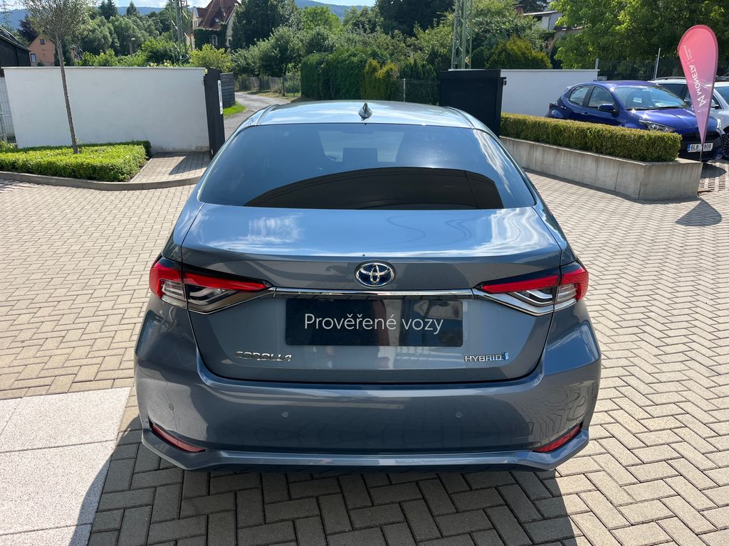 toyota-corolla-1-8-hybrid-e-cvt-style-sd - 4
