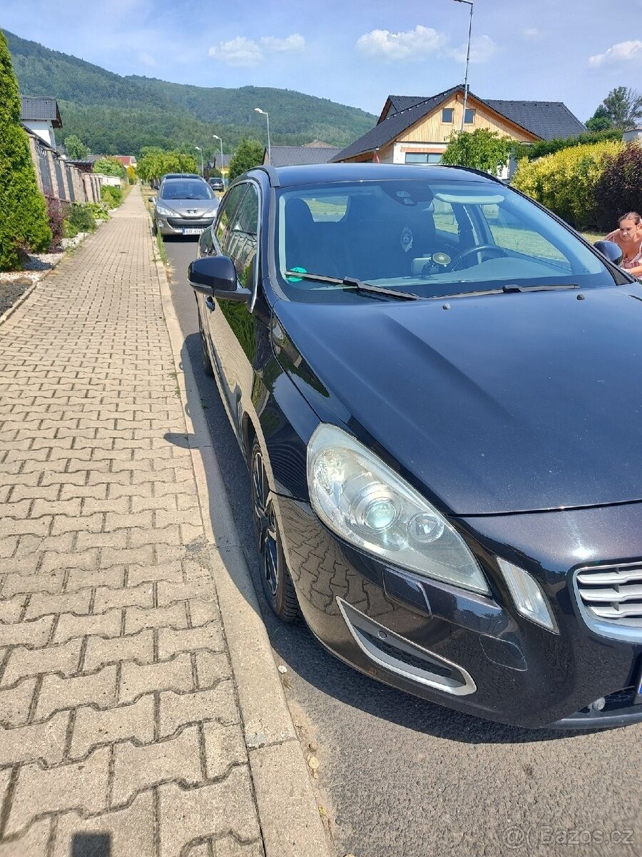 volvo-v60-2-0-100kw-rok-v-2013-automat - 8