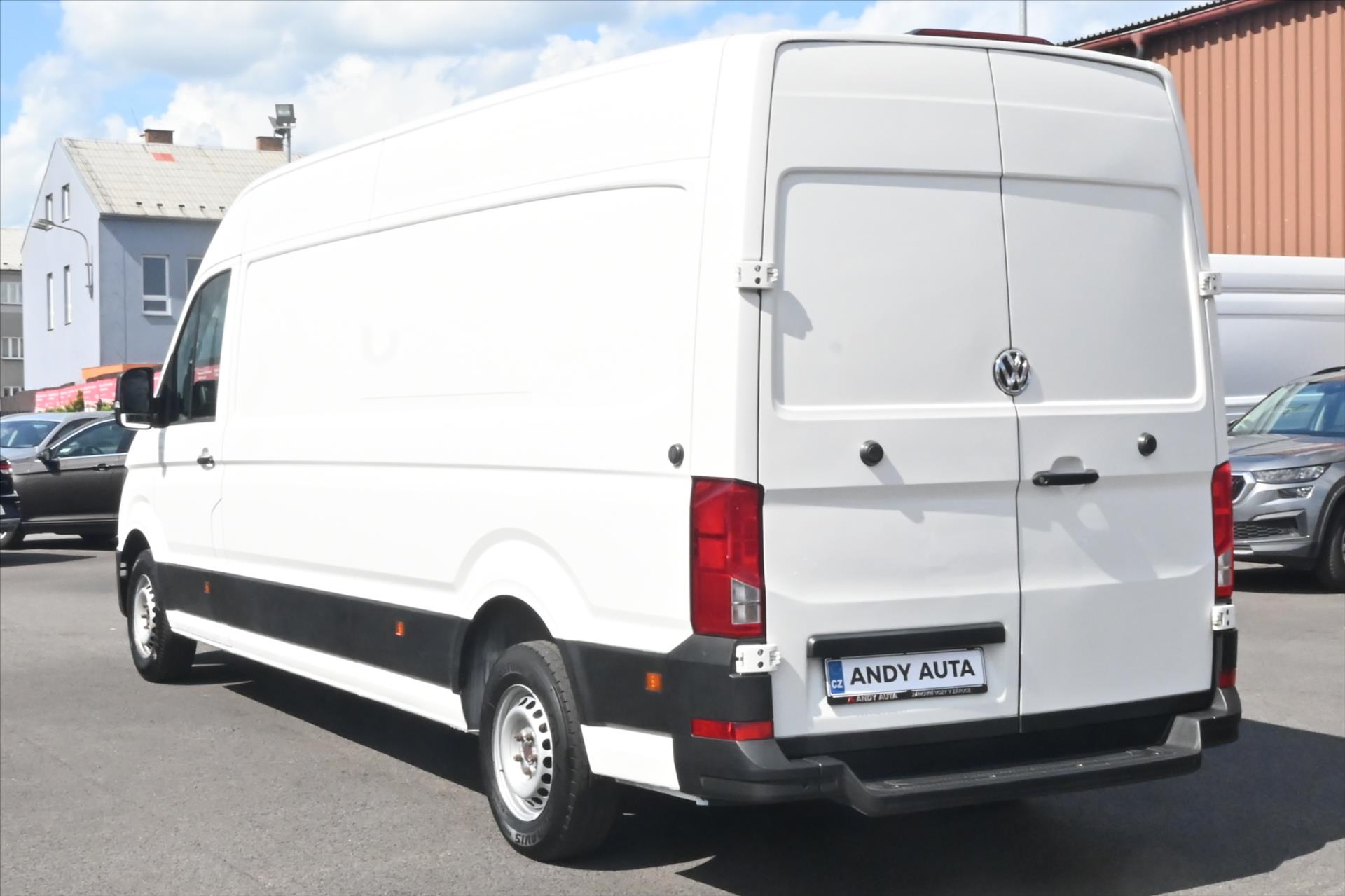 volkswagen-crafter-2-0-tdi-103kw-l3h2-zaruka-az-5-let - 6