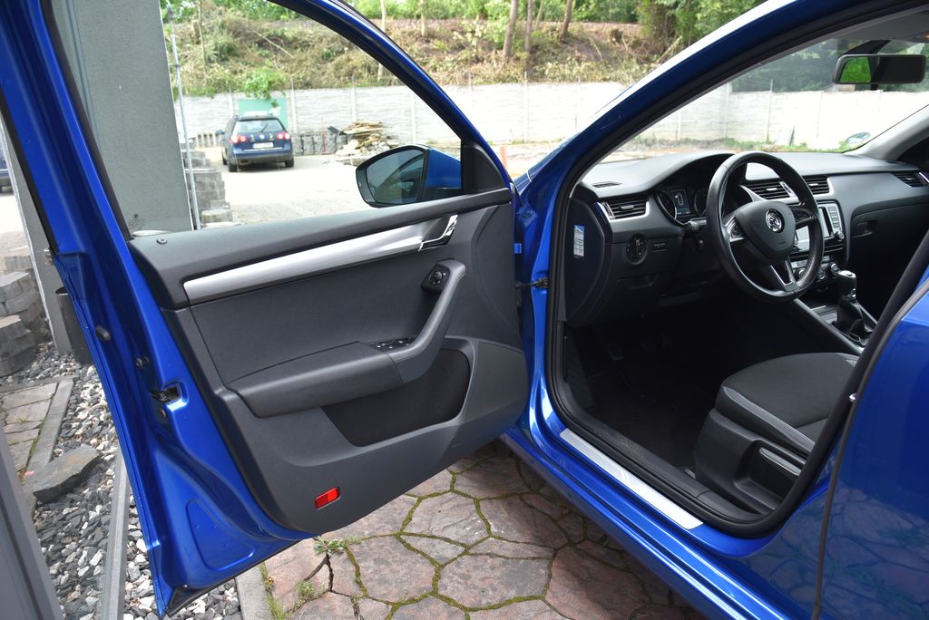 skoda-octavia-1-4-tsi-110-kw-raceblau - 8
