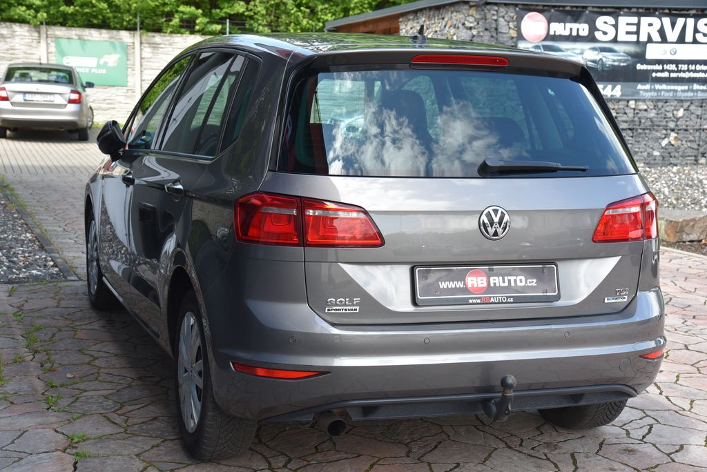 volkswagen-golf-sportsvan-1-2-tsi-81-kw-lounge - 8