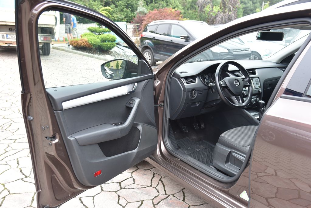 skoda-octavia-1-4-tsi-110-kw-ambition - 8