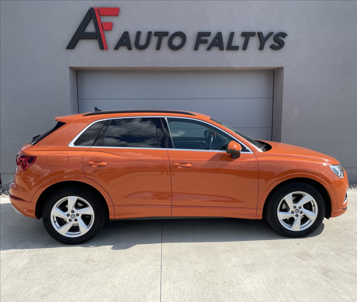 audi-q3-35tfsi-110kw-automat-cr - 1