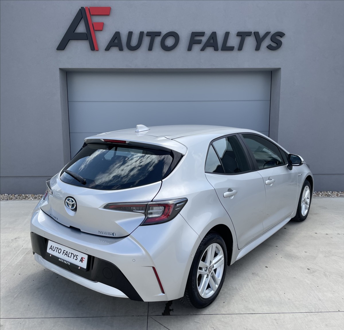 toyota-corolla-1-8-hybrid-e-cvt-confort-cr-1-maj - 2
