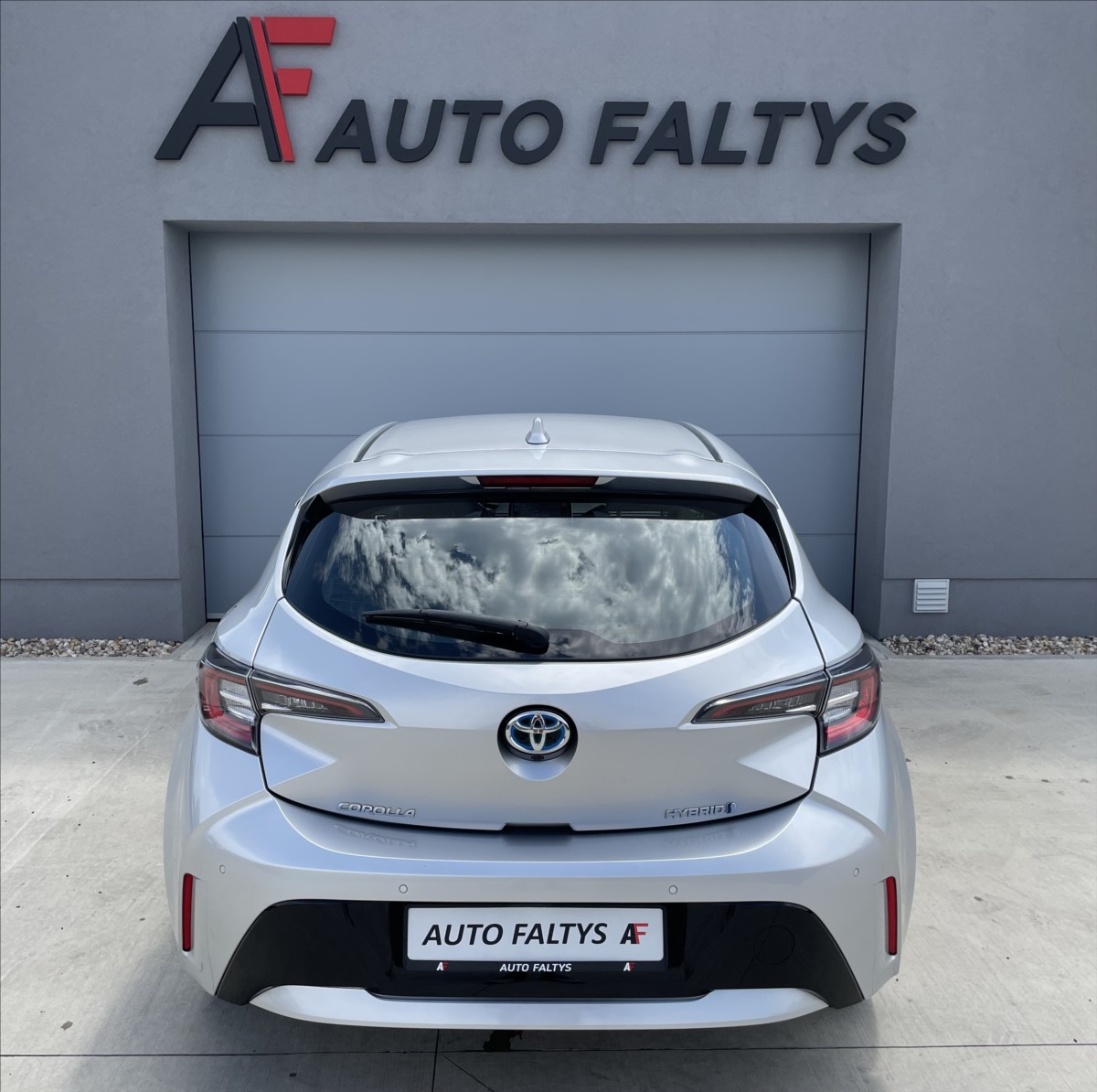 toyota-corolla-1-8-hybrid-e-cvt-confort-cr-1-maj - 3