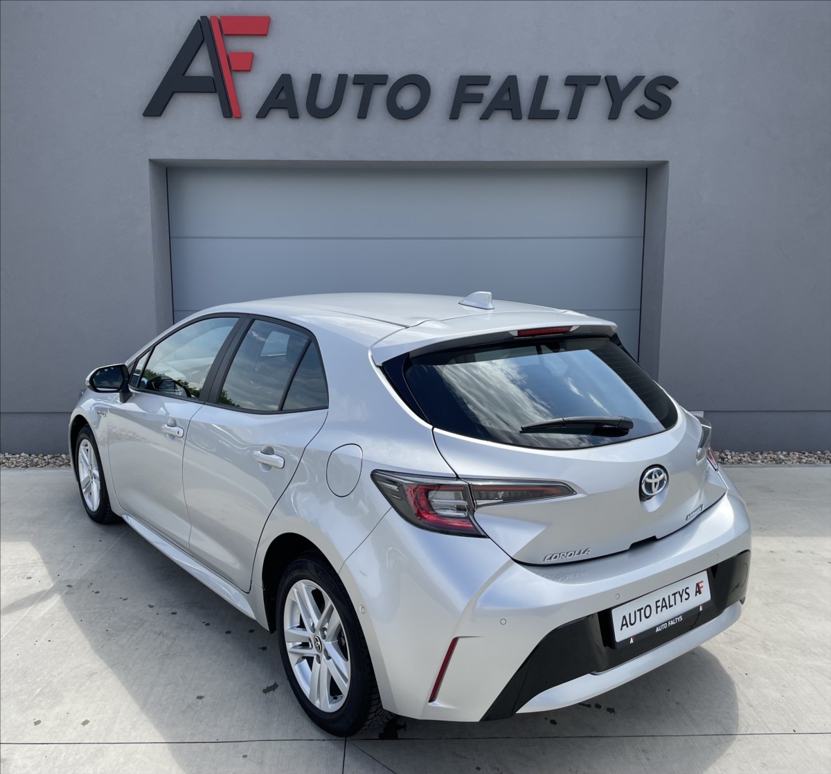 toyota-corolla-1-8-hybrid-e-cvt-confort-cr-1-maj - 4