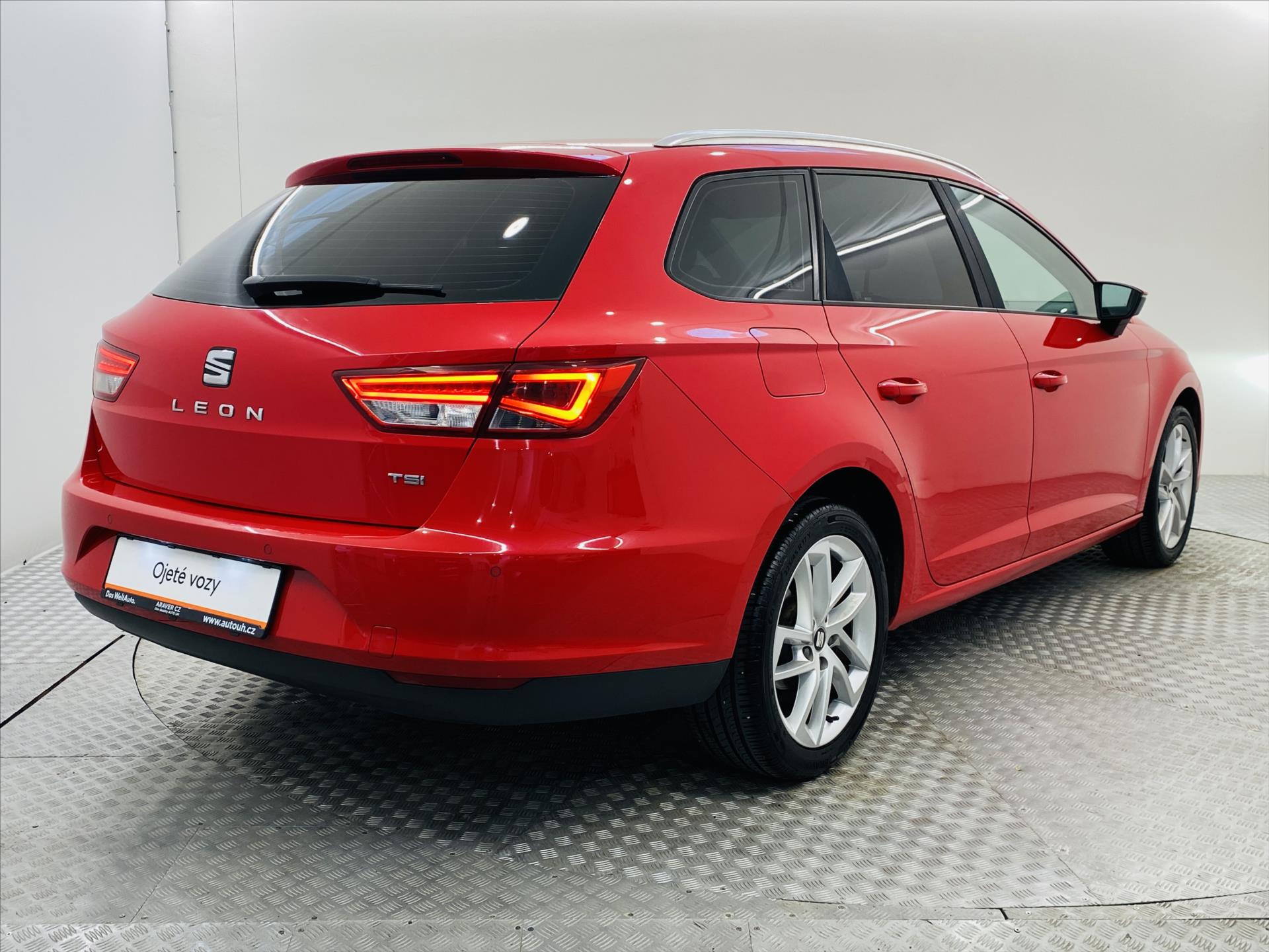 seat-leon-1-4-tsi-92-kw-style-led - 1