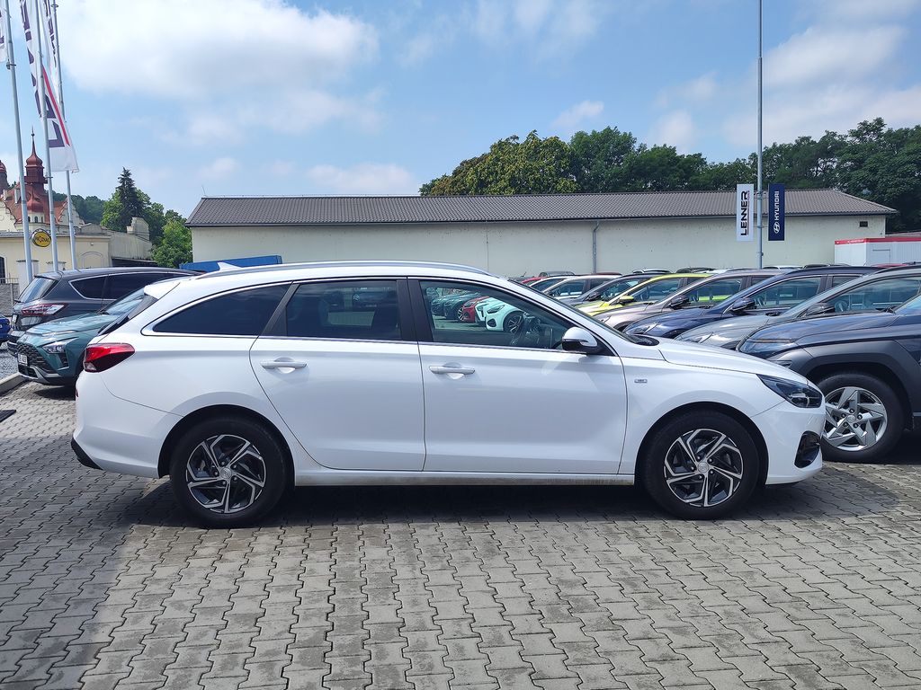 hyundai-i30-1-5-t-gdi-117kw-family-smart - 3