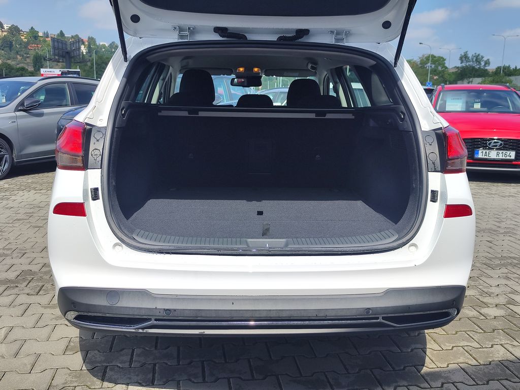 hyundai-i30-1-5-t-gdi-117kw-family-smart - 8