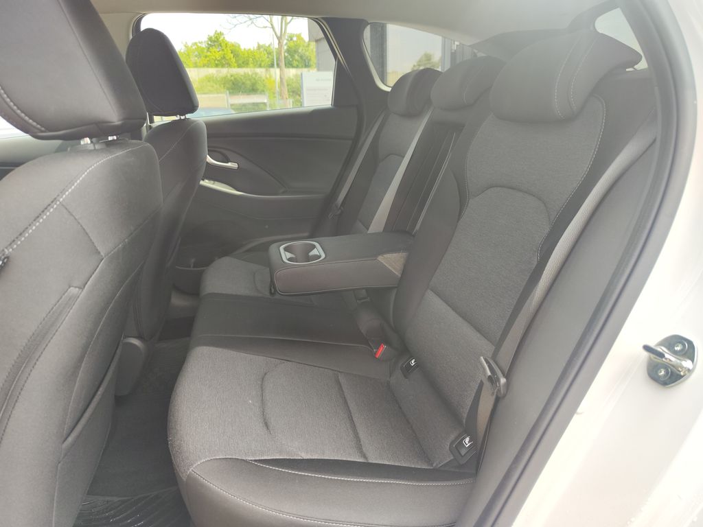 hyundai-i30-1-5-t-gdi-117kw-family-smart - 9