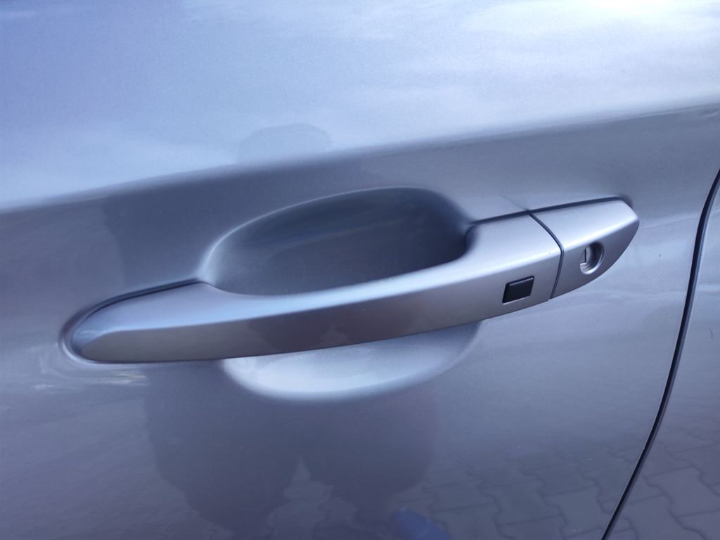 hyundai-kona-ev-150kw-64kwh-style-at - 9