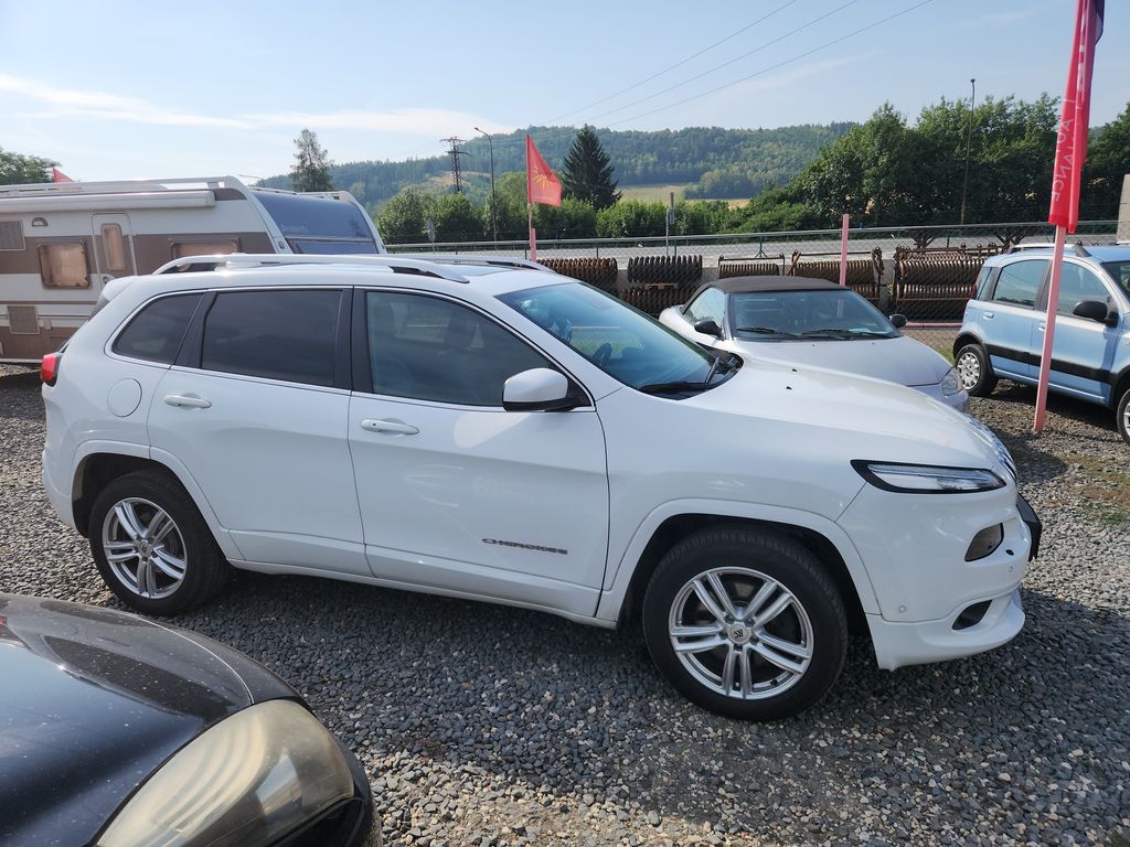 jeep-cherokee-2-2-mjtd-4x4-overland - 2