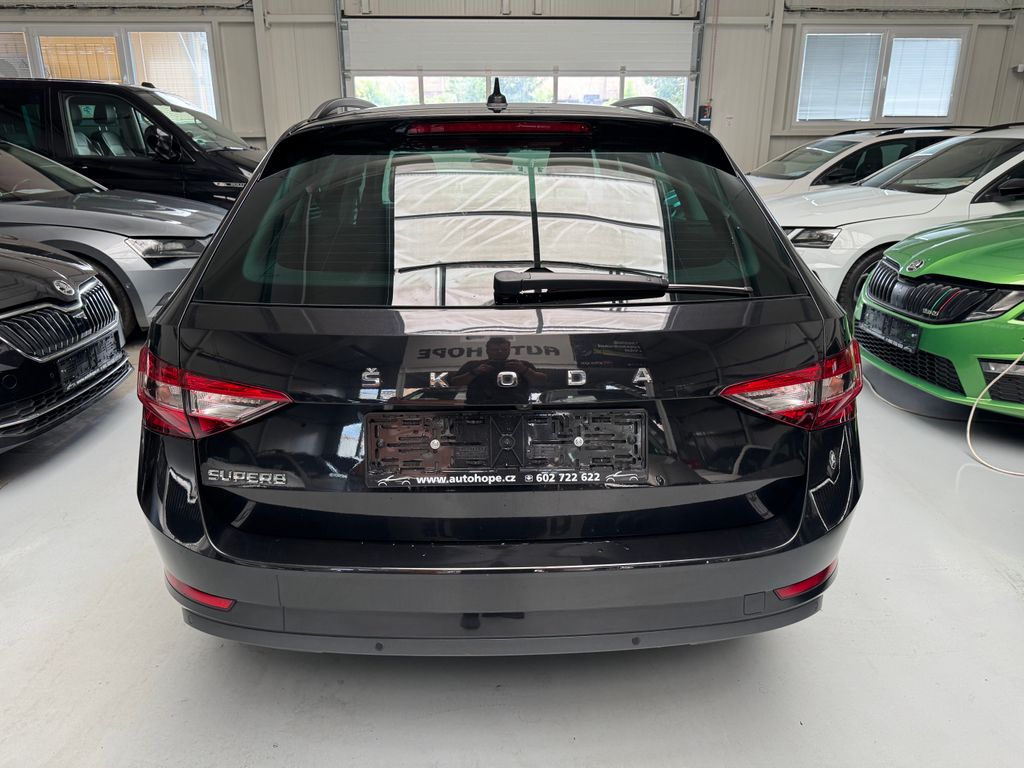 skoda-superb-combi-2-0-tdi-dsg-ambition - 4