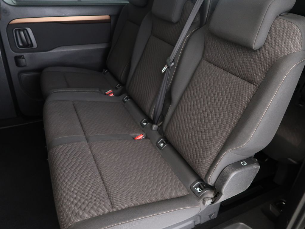 toyota-proace-2-0-d-4d-130kw-l2-family-cz-1maj - 9