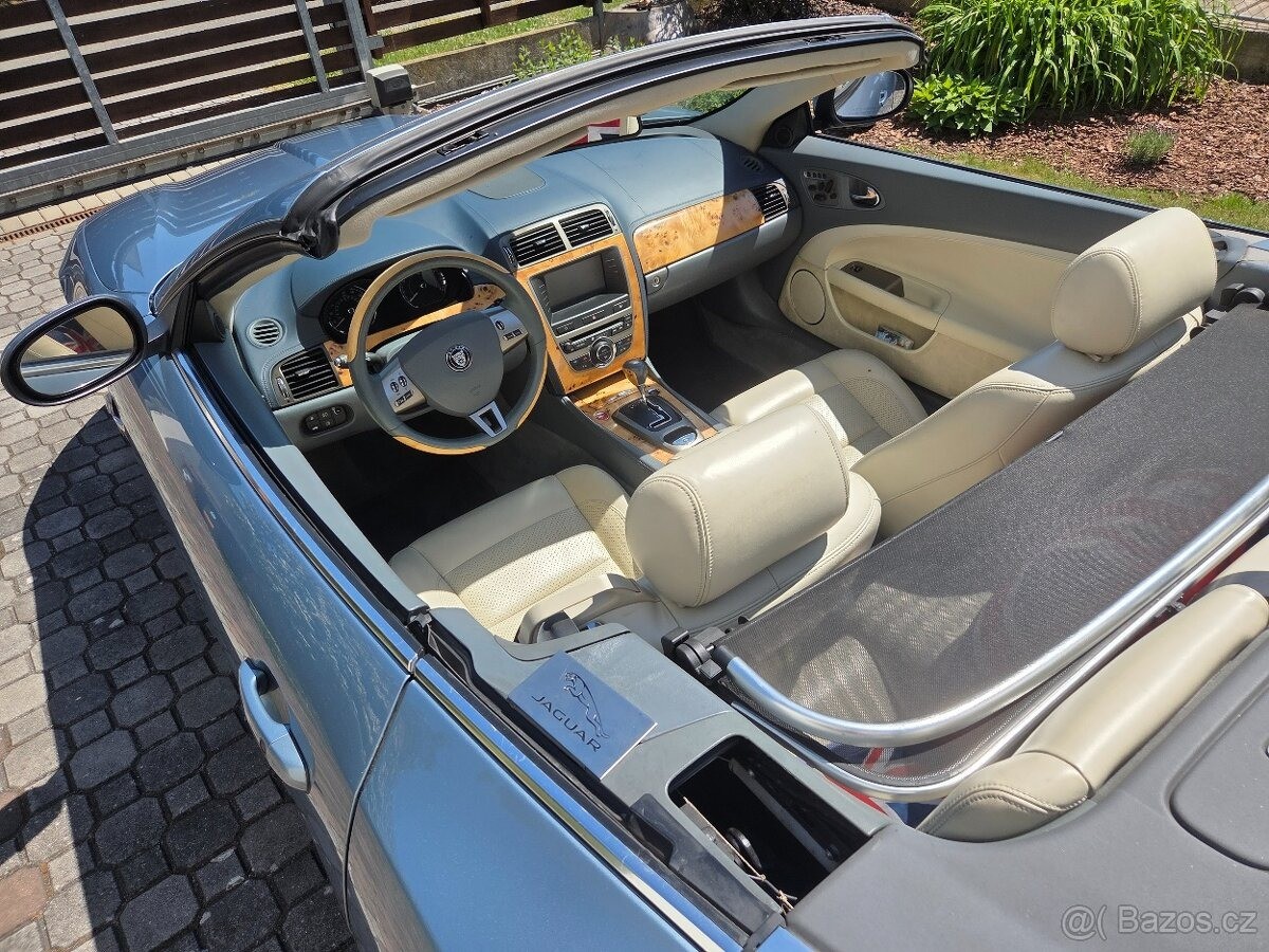 jaguar-xk8-4-2-xk8-convertible - 3