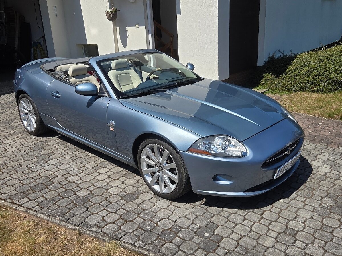 jaguar-xk8-4-2-xk8-convertible - 4