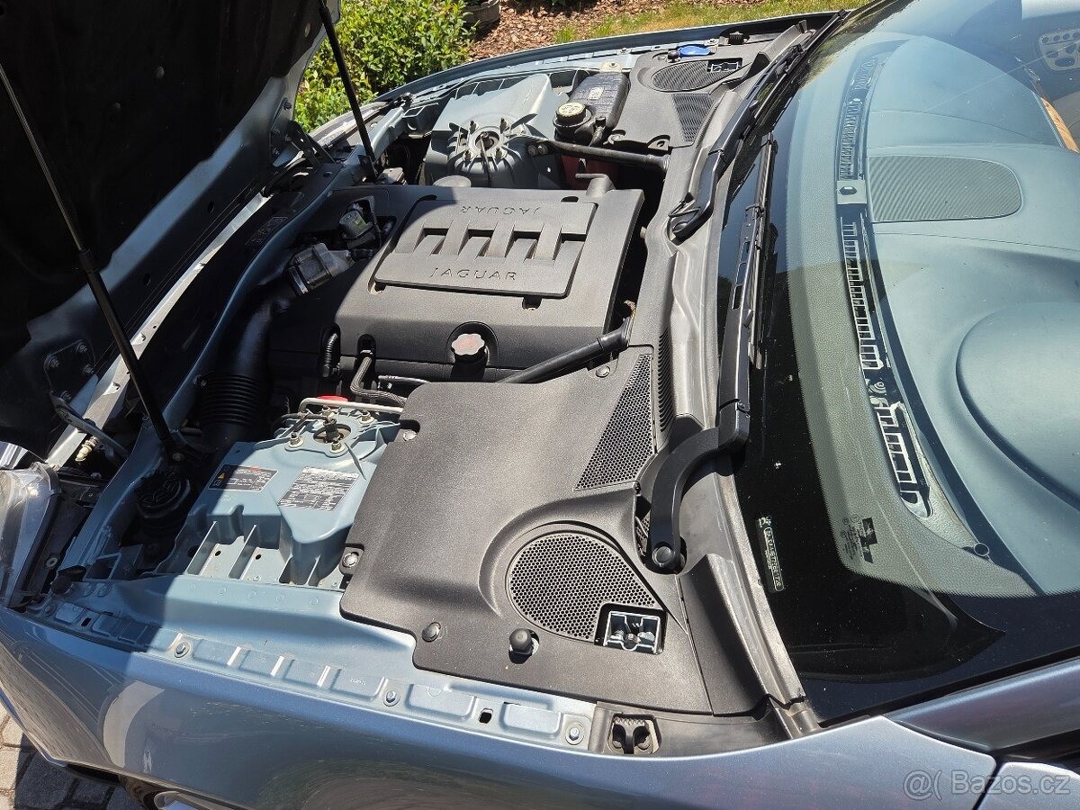 jaguar-xk8-4-2-xk8-convertible - 6