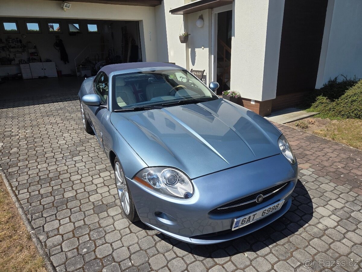 jaguar-xk8-4-2-xk8-convertible - 9