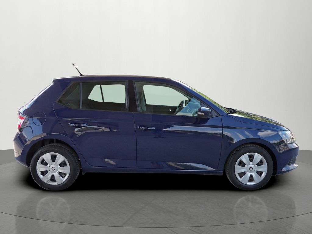 skoda-fabia-1-0mpi-ambition-navi-tempomat - 4