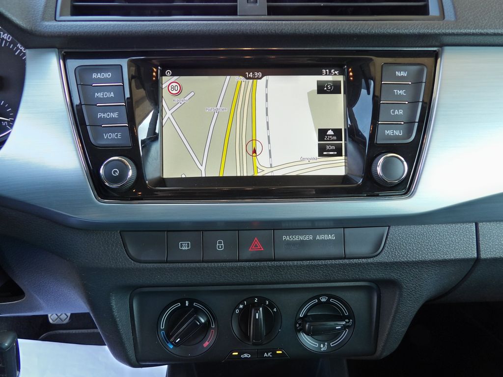 skoda-fabia-1-0mpi-ambition-navi-tempomat - 7