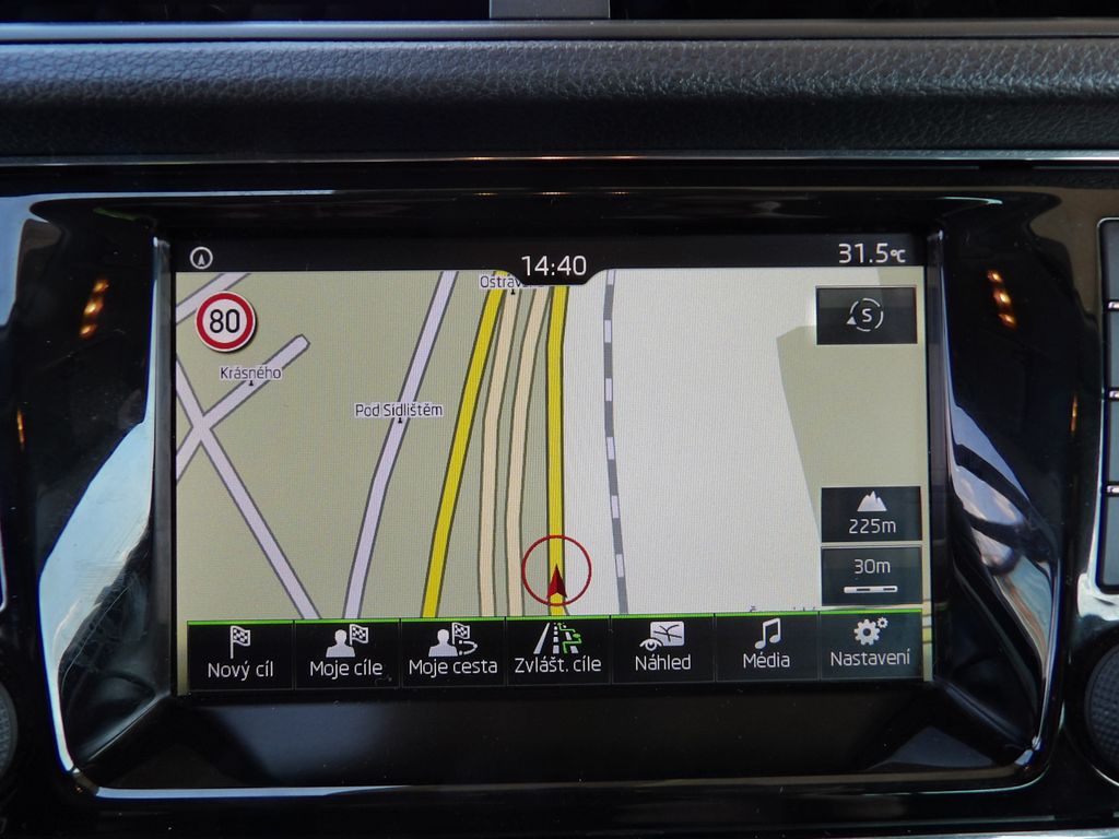 skoda-fabia-1-0mpi-ambition-navi-tempomat - 8