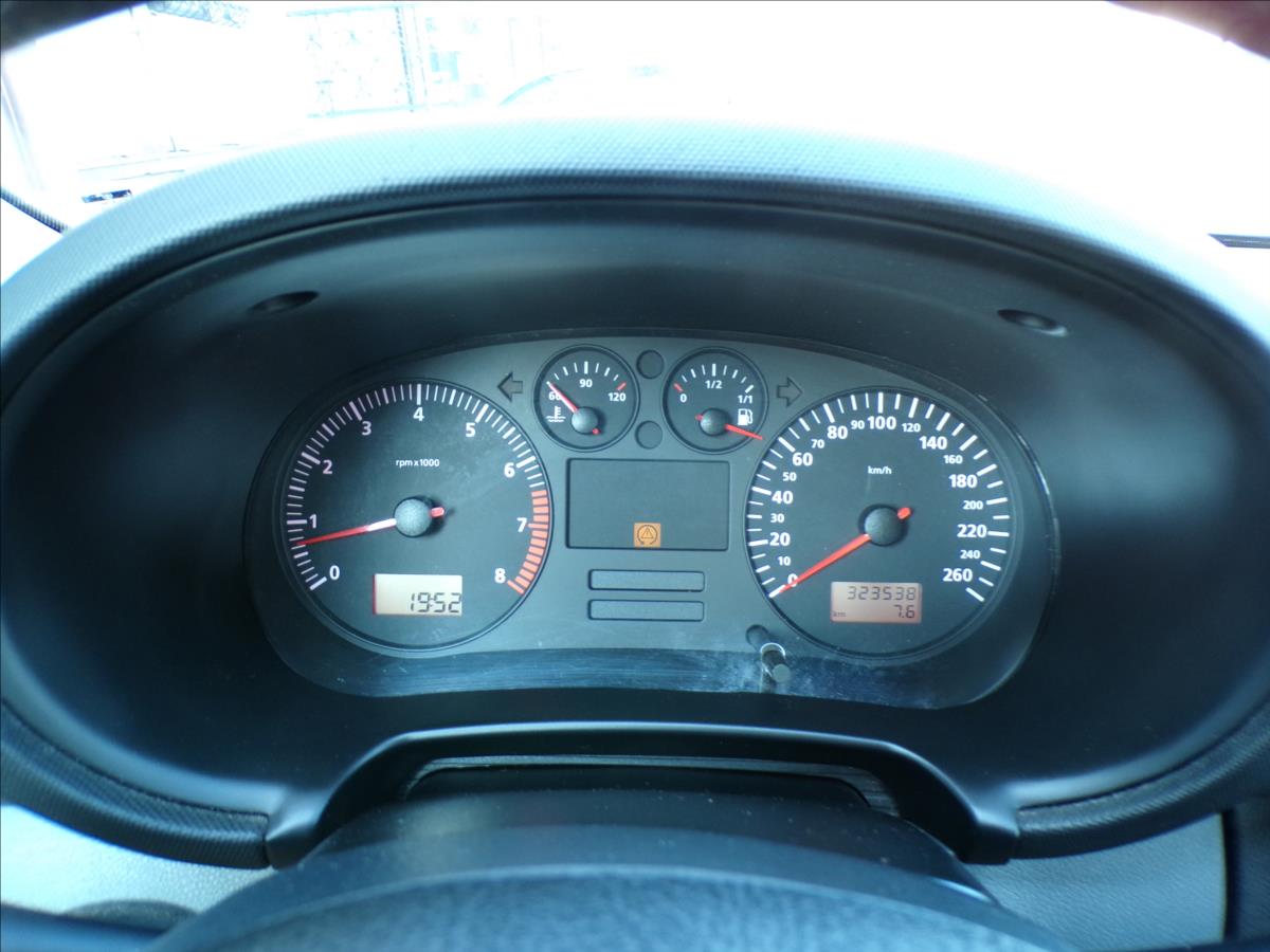 seat-toledo-2-3-v5-125kw-digi-klima - 6
