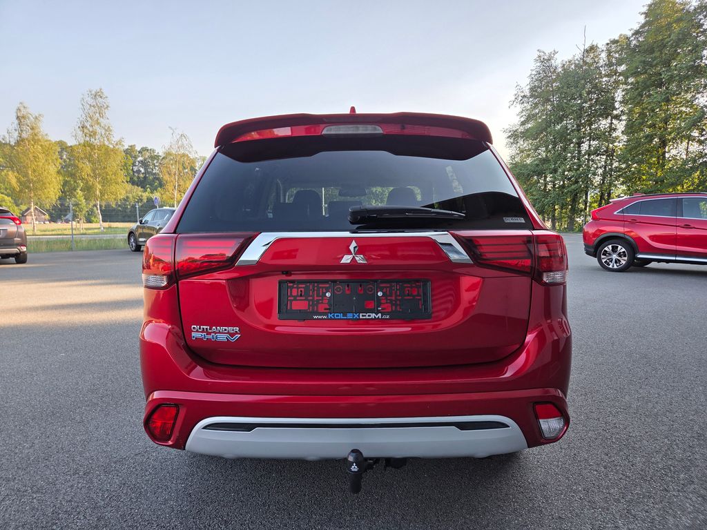 mitsubishi-outlander-2-4-phev-4x4-odpocet-dph - 3