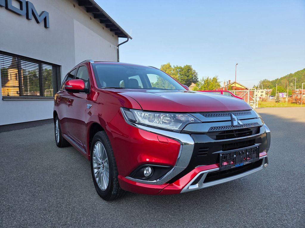 mitsubishi-outlander-2-4-phev-4x4-odpocet-dph - 6
