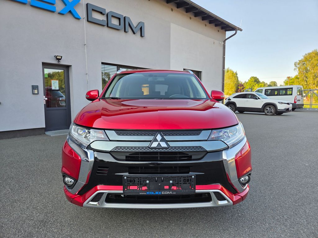 mitsubishi-outlander-2-4-phev-4x4-odpocet-dph - 7