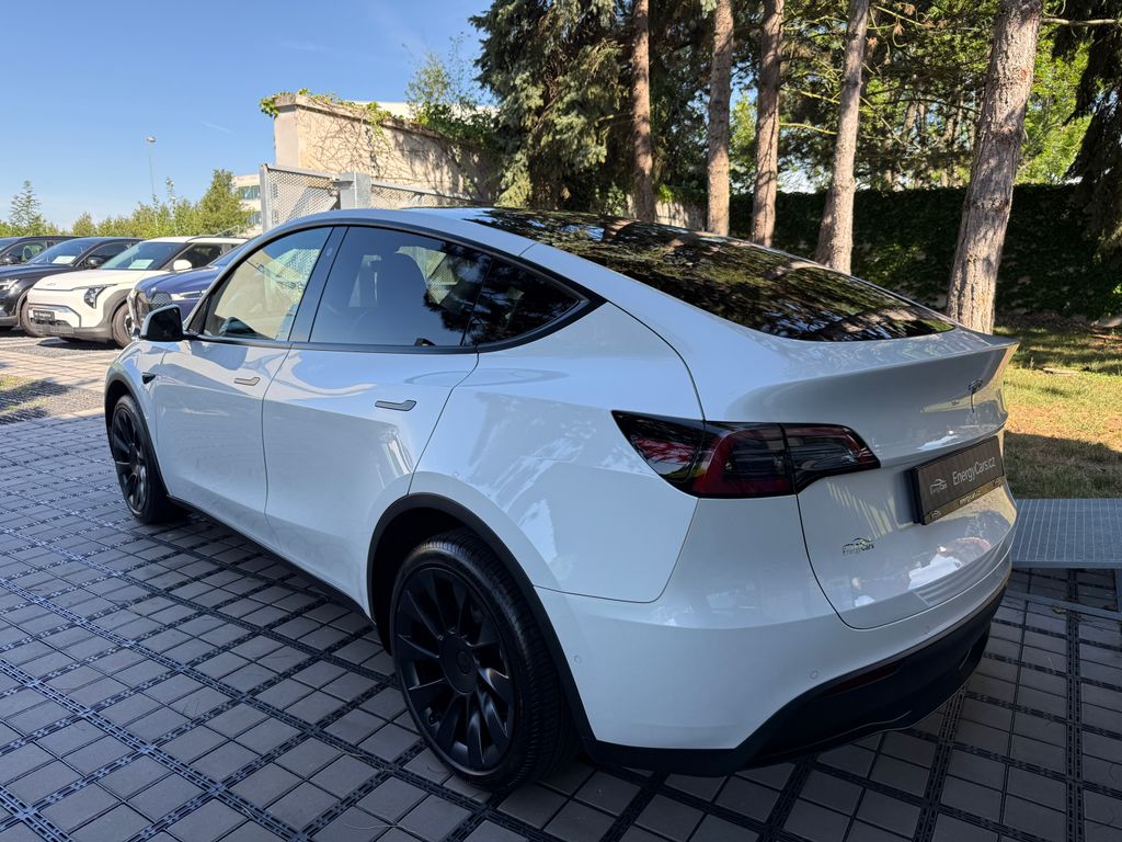tesla-model-y-long-range-awd - 3