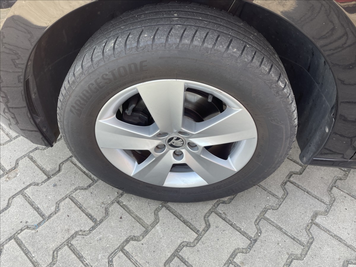 skoda-kamiq-1-0-tsi-dsg-digiklima-led-nova-stk-pekne - 5