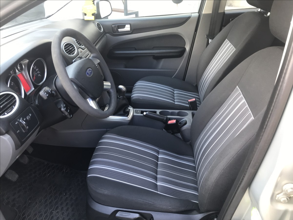 ford-focus-1-8-i-combi - 7