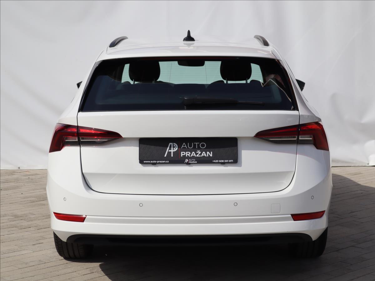 skoda-octavia-1-5-tsi-110kw-selection-parkpilot - 4
