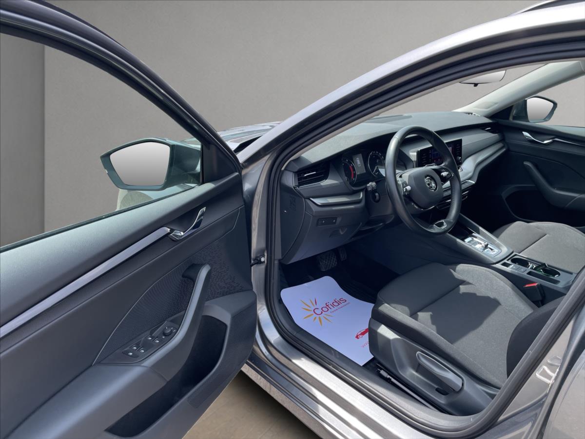 skoda-octavia-1-5-e-tec-mhev-110kw-dsg-tazne-vyhr-sedadla-carplay-servisni-historie-34-361km - 8