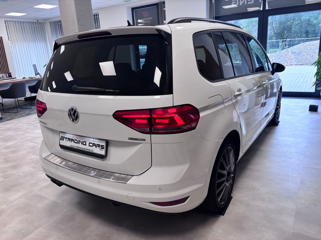 volkswagen-touran-2-0-tdi-black-edition - 5