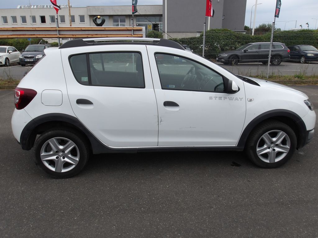 dacia-sandero-1-0i-66kw-stepway-cr-naj-40000km - 5