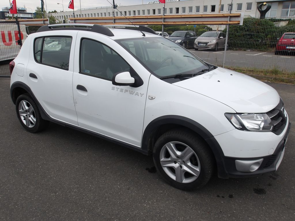 dacia-sandero-1-0i-66kw-stepway-cr-naj-40000km - 6