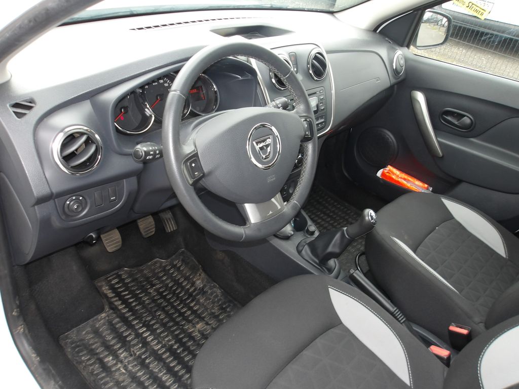 dacia-sandero-1-0i-66kw-stepway-cr-naj-40000km - 8