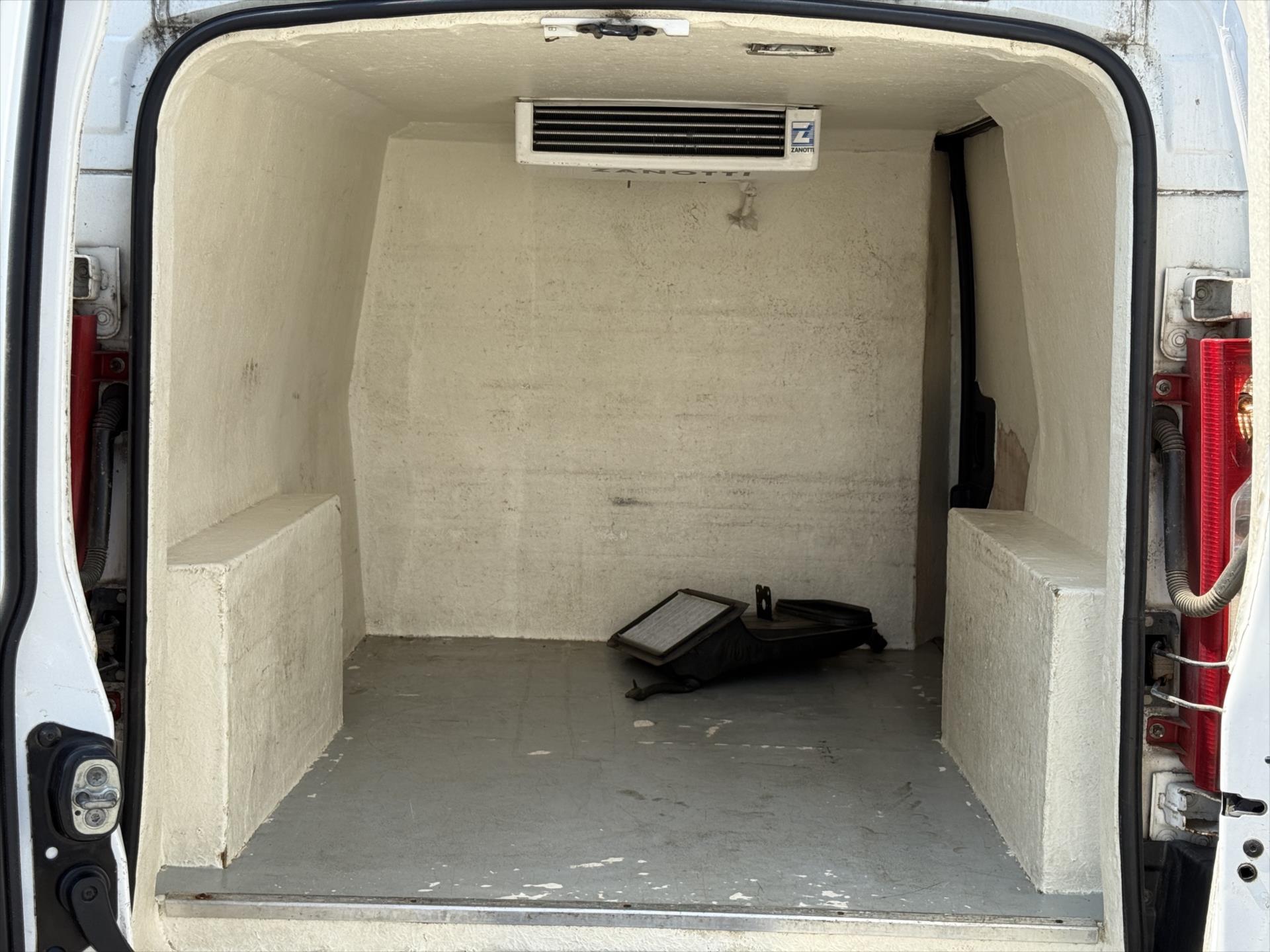 citroen-jumpy-2-0 - 9