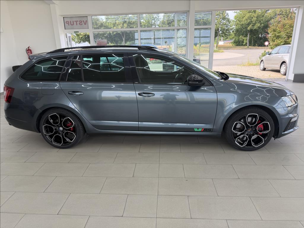 skoda-octavia-2-0-tsi-vrs-dsg-sportsound - 5